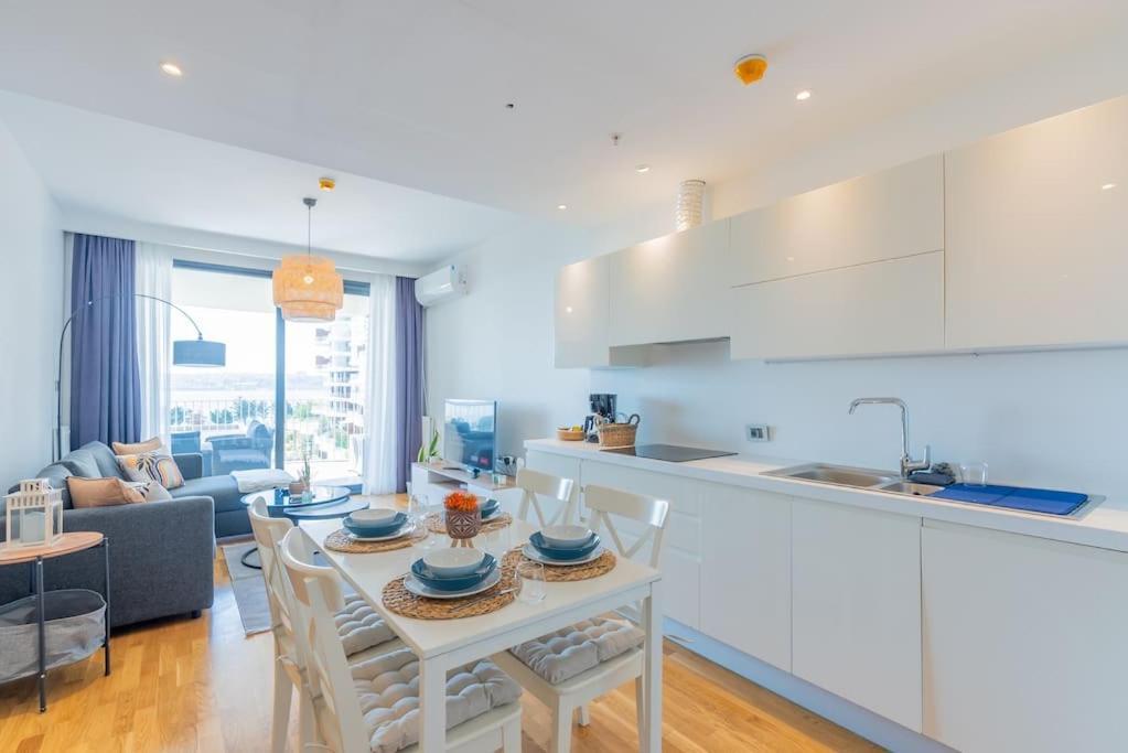 Golden Stones House Sea And Lake View 伊斯坦布尔 外观 照片